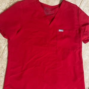 Figs winning red scrub set size medium
